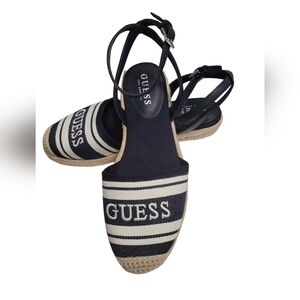 GUESS, Size 6.5